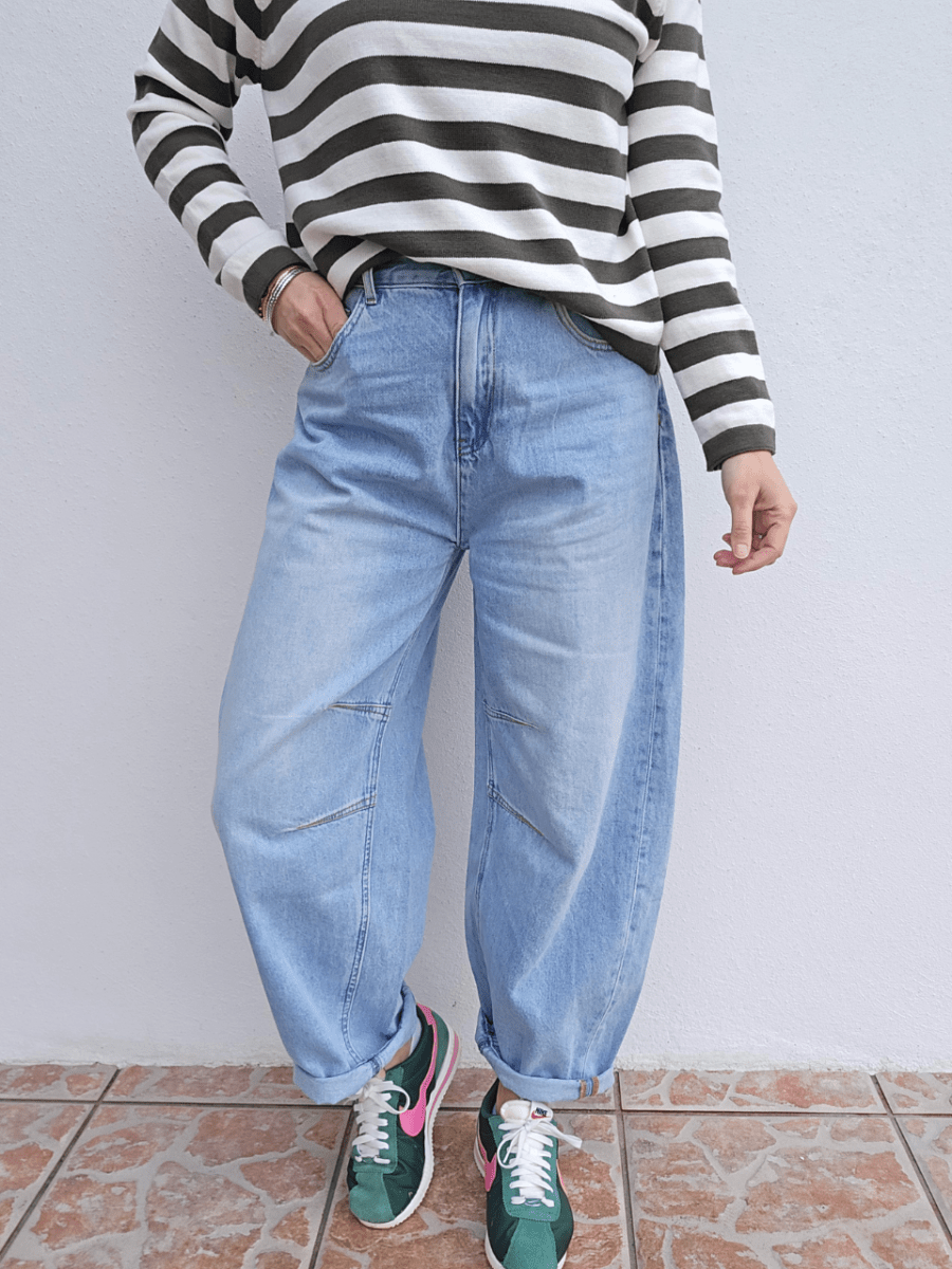 Jean barrel bleu clair taille haute